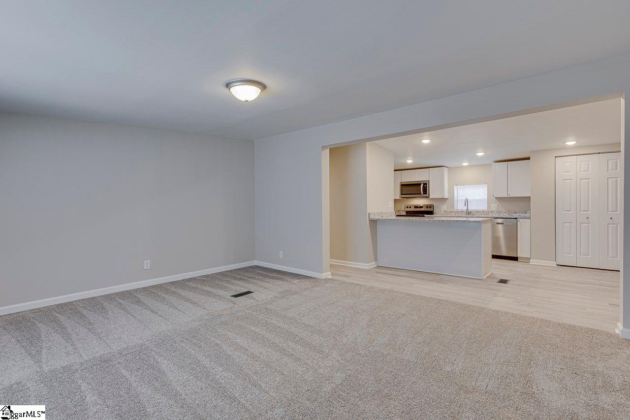 422 Sims Chapel Road Spartanburg, SC 29306 - Photo 3 of 32 Gallery Image 3