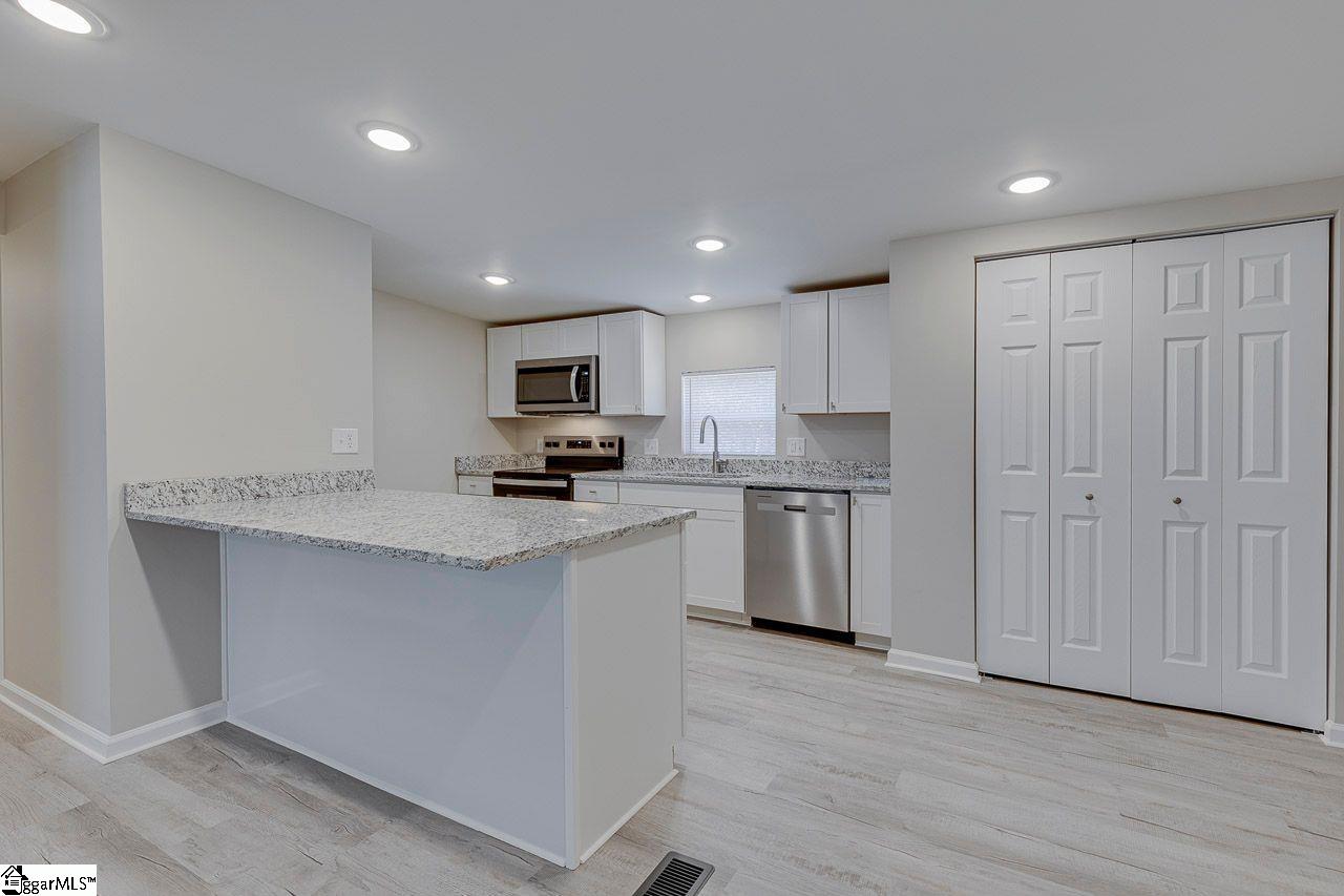 422 Sims Chapel Road Spartanburg, SC 29306 - Photo 4 of 32 Gallery Image 4
