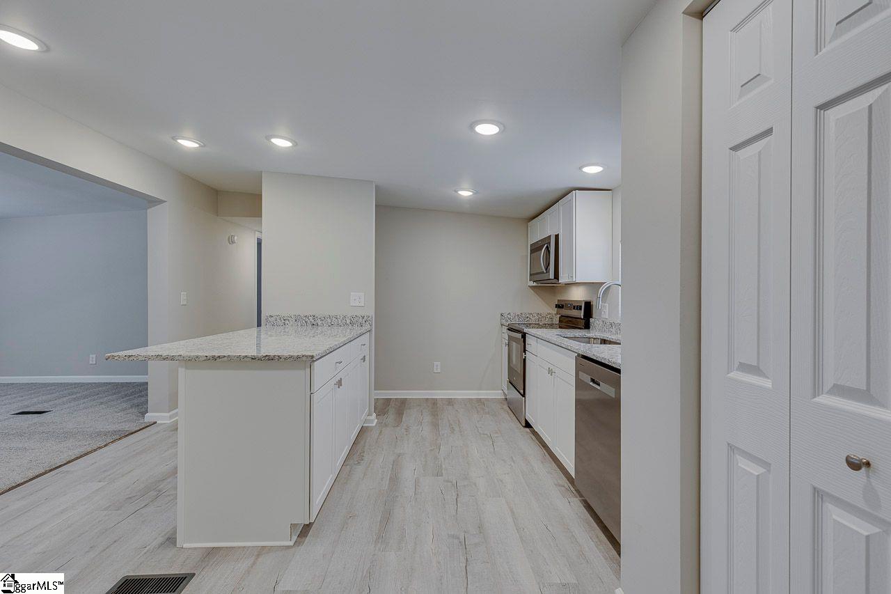 422 Sims Chapel Road Spartanburg, SC 29306 - Photo 7 of 32 Gallery Image 7