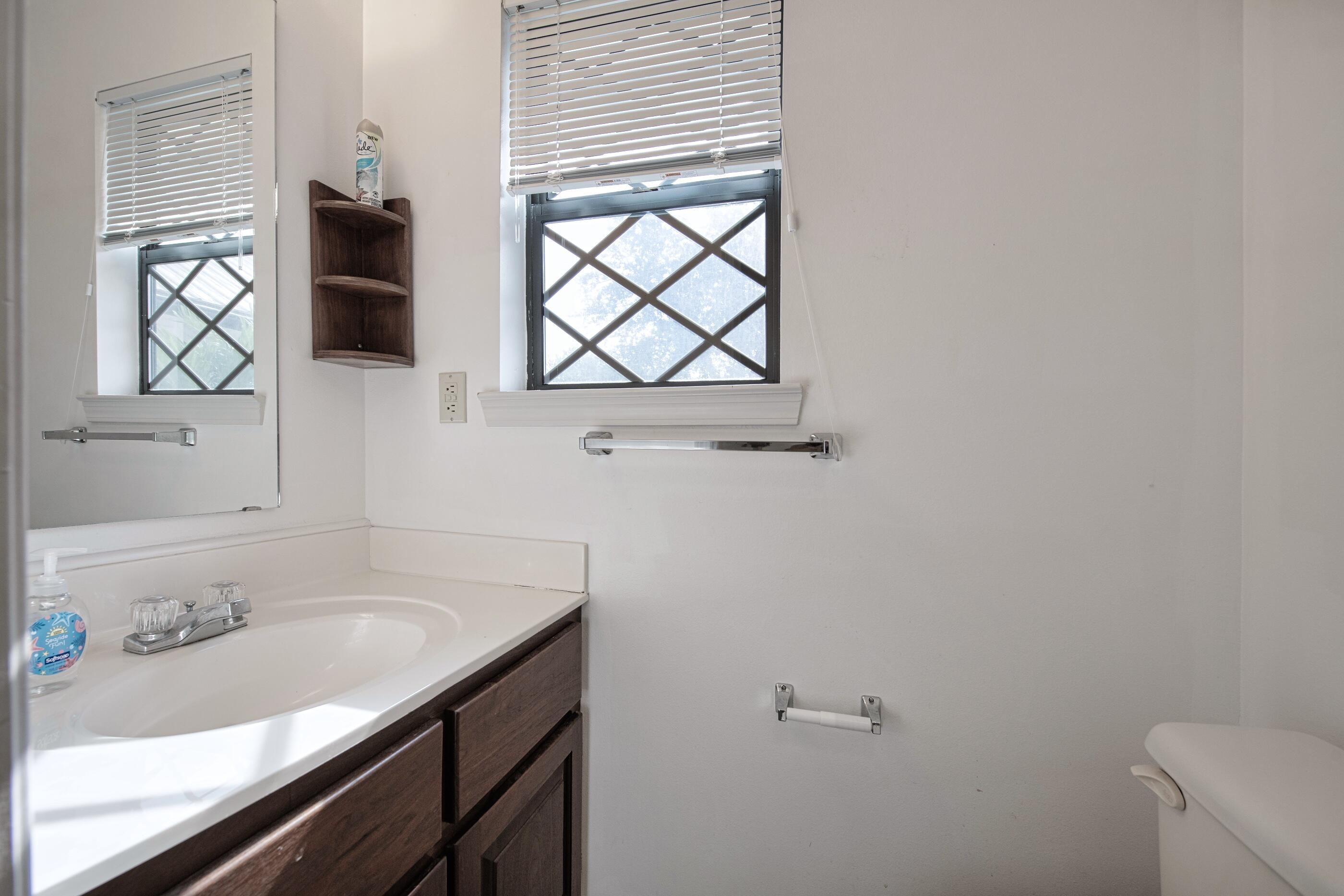 2788 Keats Drive Crestview, FL 32539 - Photo 21 of 32 a bathroom with a sink and a bathtub