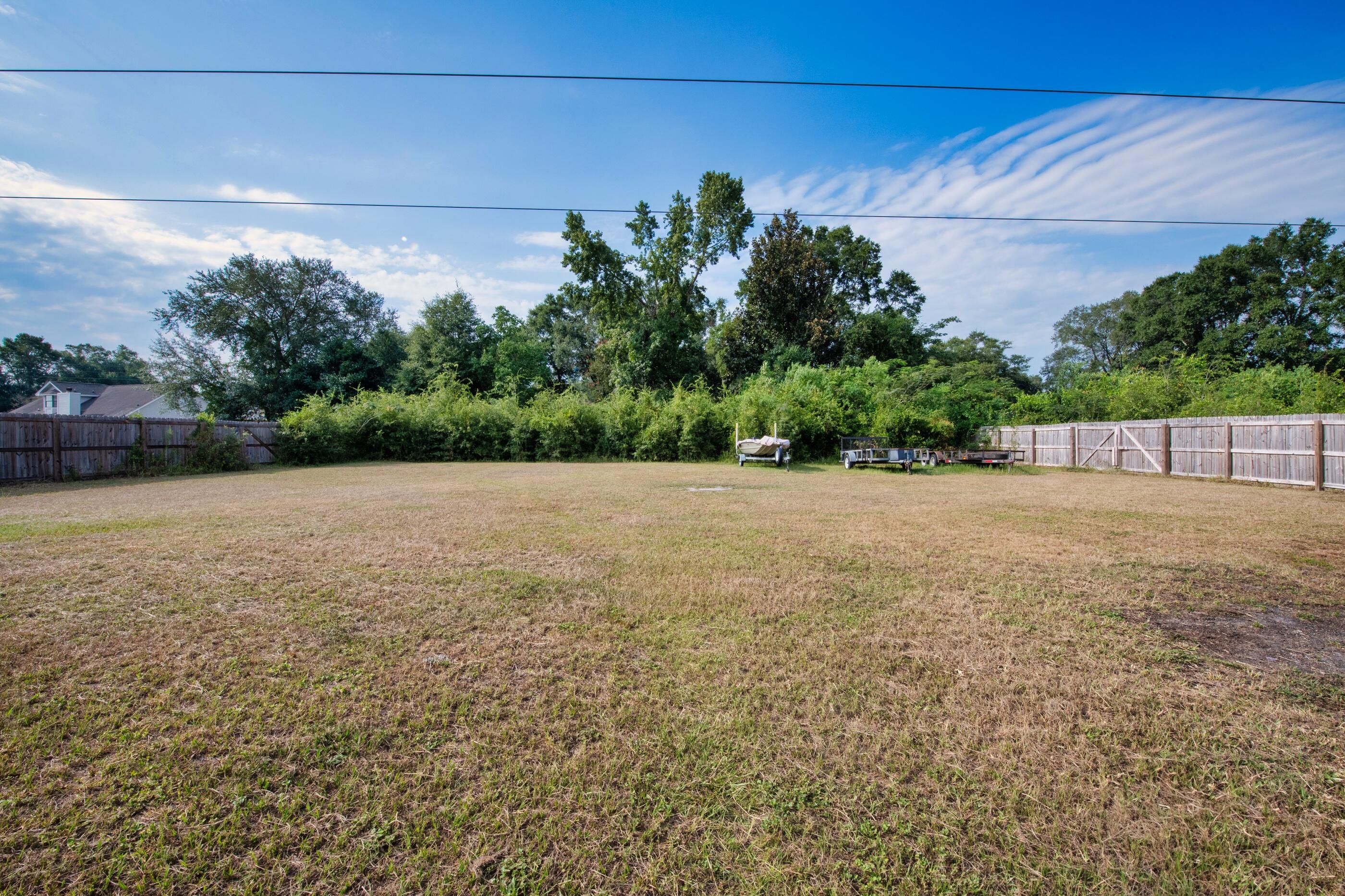 2788 Keats Drive Crestview, FL 32539 - Photo 31 of 32 a view of a backyard