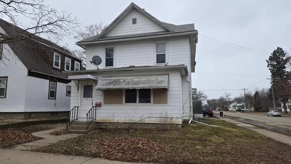 $159,900 | 411 5th Street Northwest, Austin, MN 55912