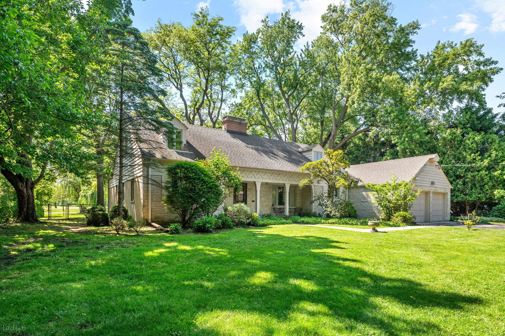 1360 Sunview Lane Winnetka, IL 60093 - Photo 2 of 5