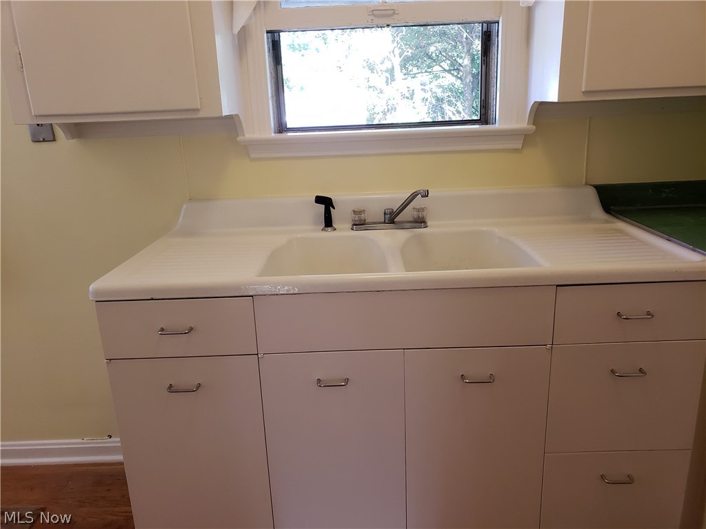 1162 Castleton Road Cleveland Heights, OH 44121 - Photo 9 of 25