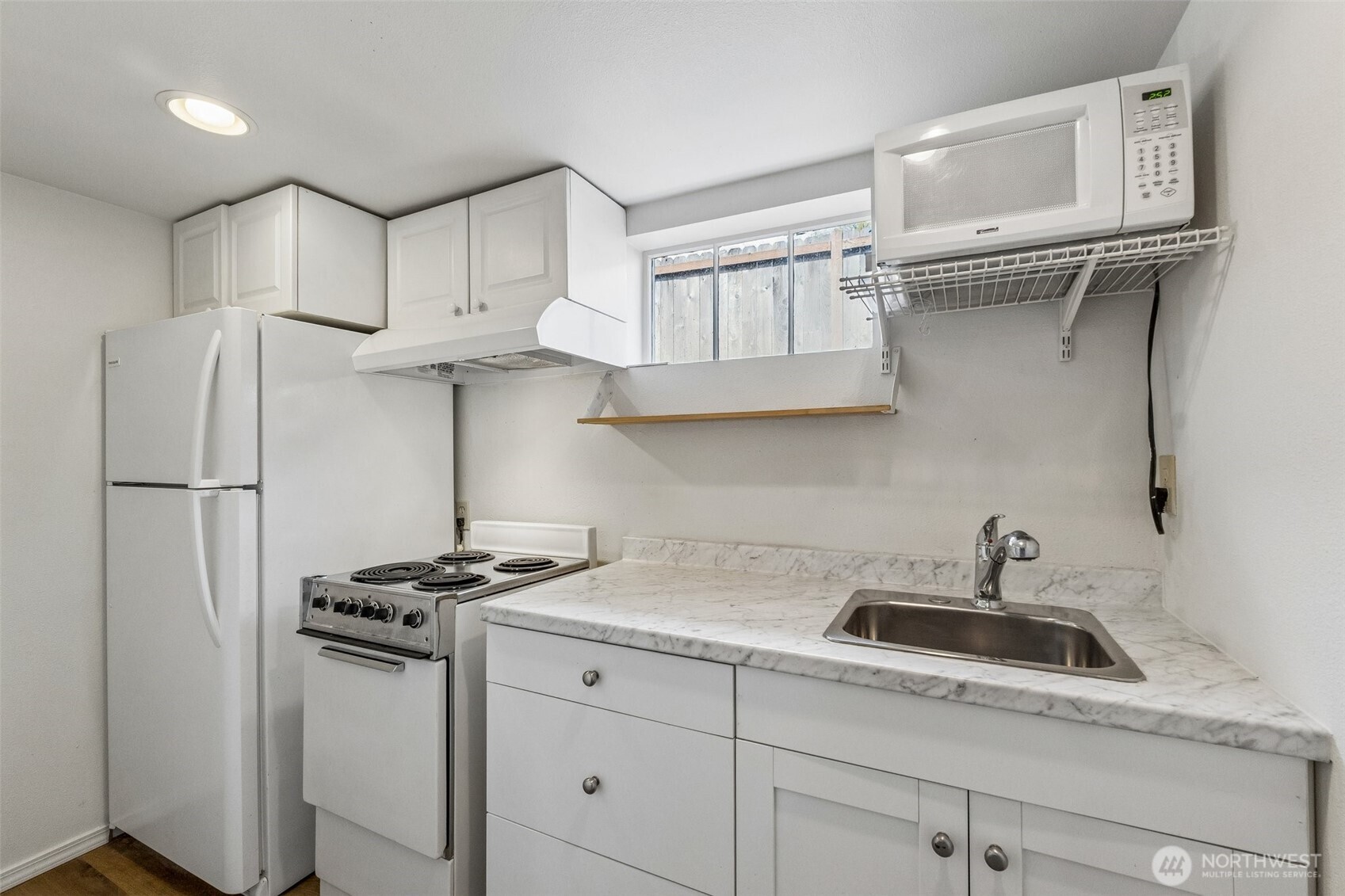 1911 13th Street Everett, WA 98201 - Photo 25 of 31