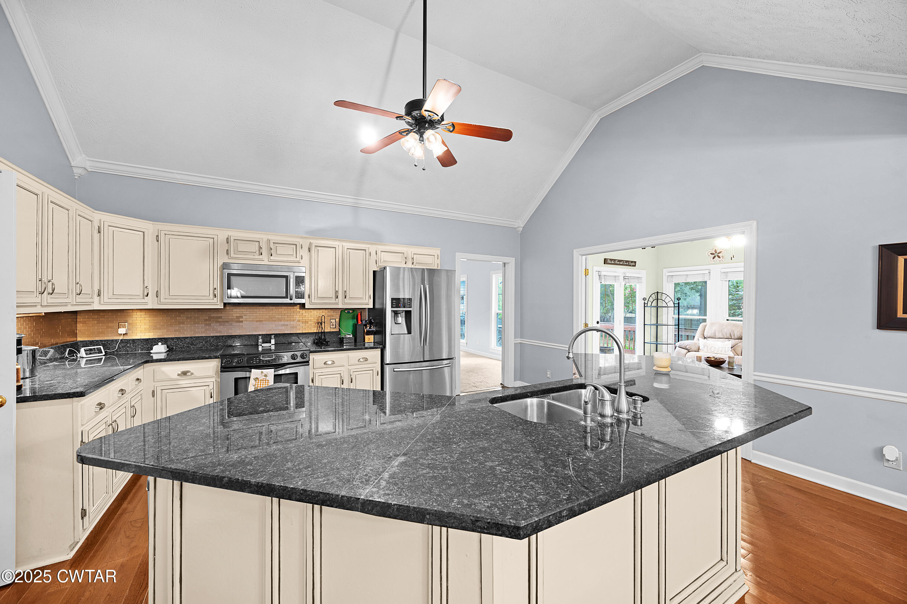 443 Shadow Ridge Drive Jackson, TN 38305 - Photo 6 of 31 E02A3753