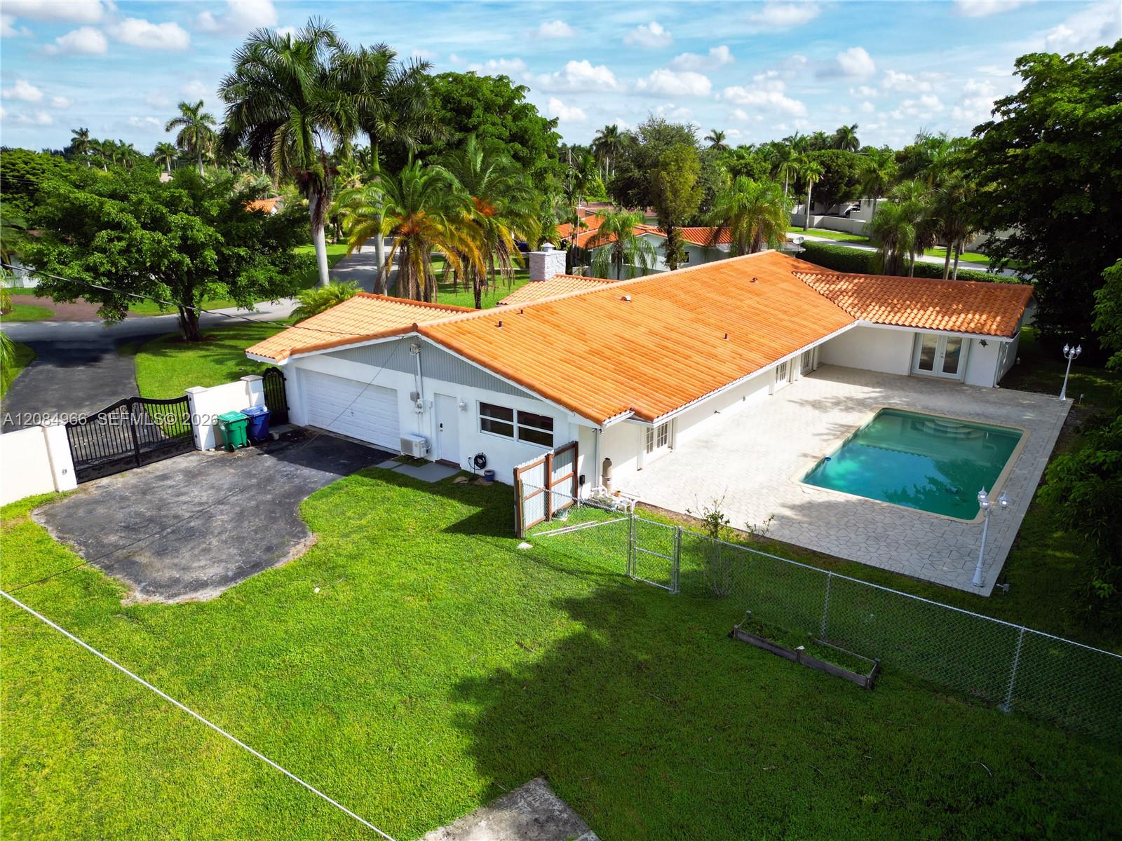 8220 Southwest 87th Terrace Miami, FL 33143 - Photo 7 of 36 Gallery Image 7