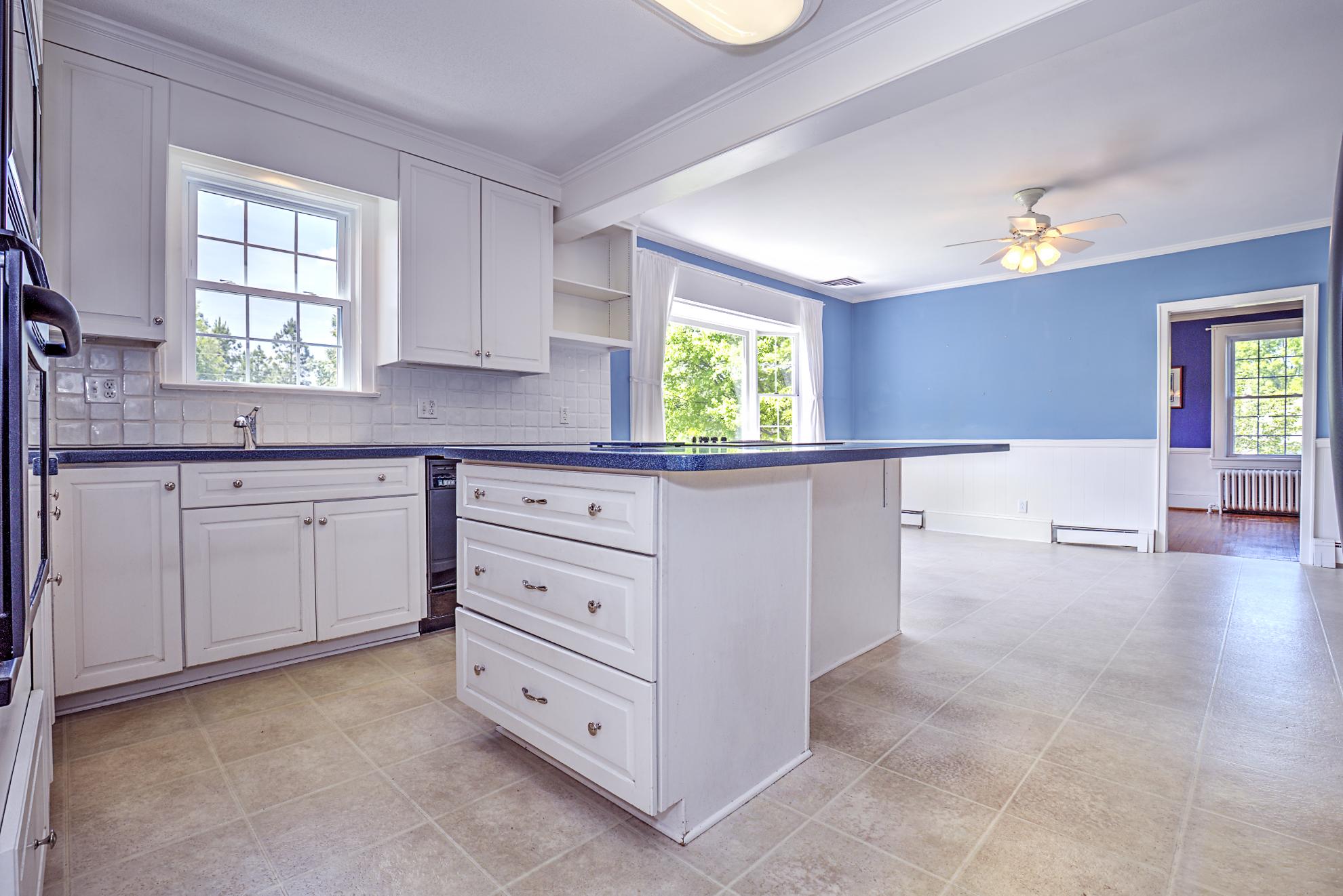 1640 Persinger Road Southwest Roanoke, VA 24015 - Photo 15 of 63 Kitchen