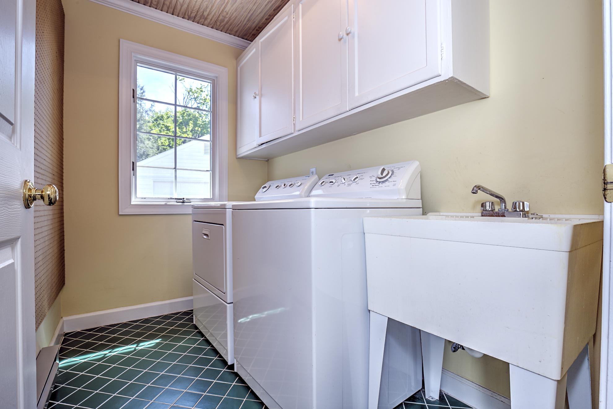 1640 Persinger Road Southwest Roanoke, VA 24015 - Photo 21 of 63 Laundry