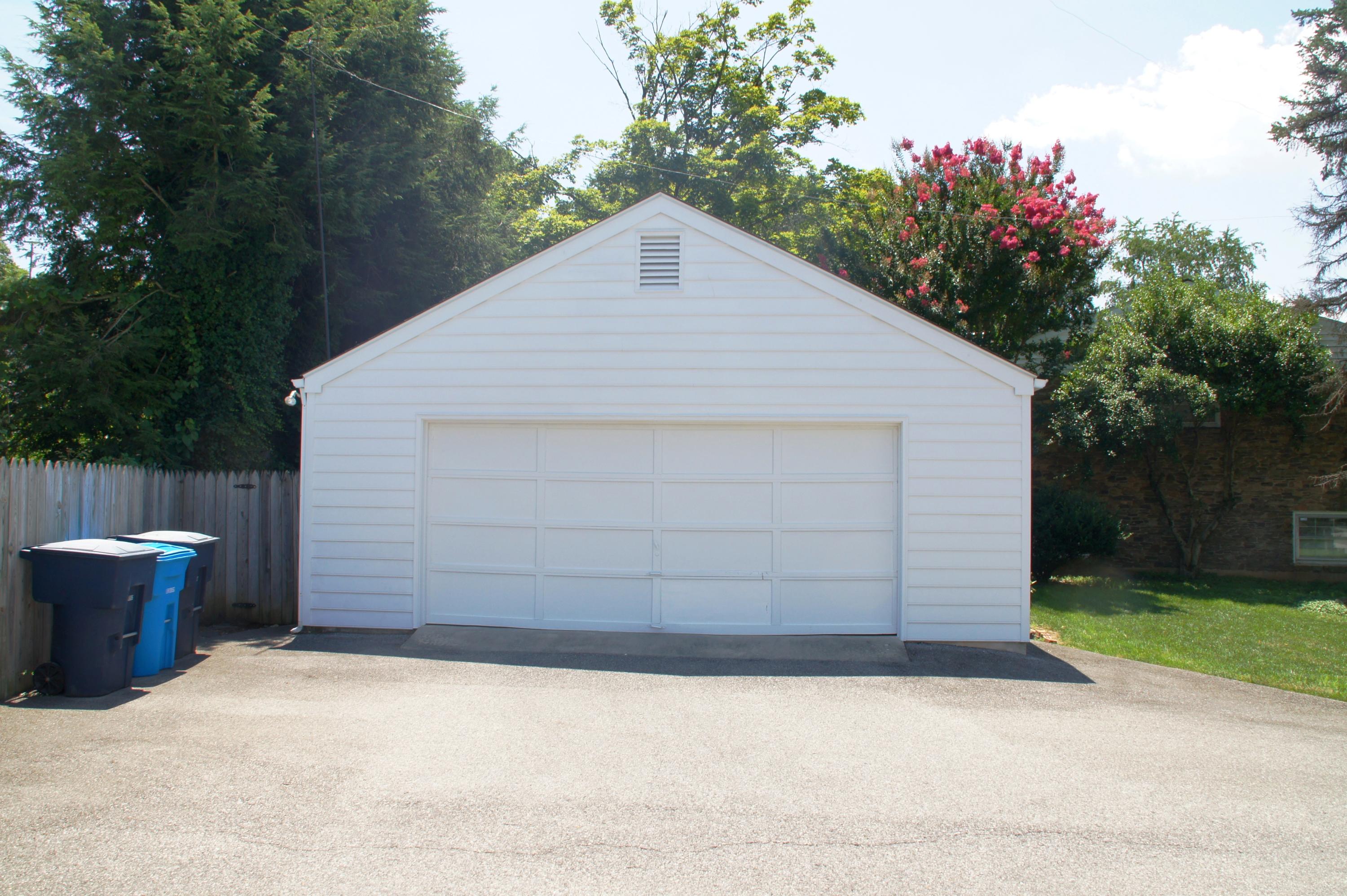 1640 Persinger Road Southwest Roanoke, VA 24015 - Photo 24 of 63 Garage