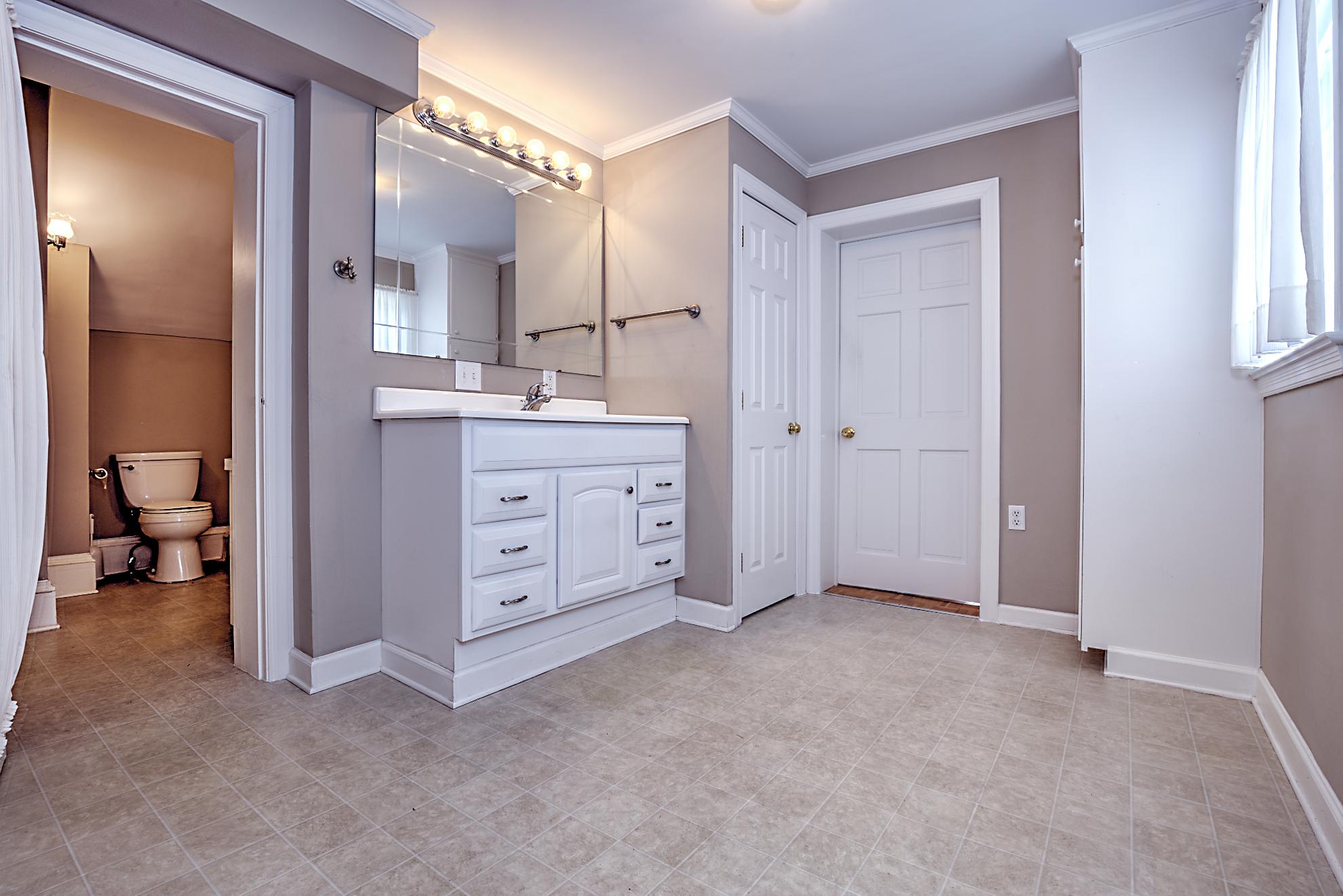 1640 Persinger Road Southwest Roanoke, VA 24015 - Photo 31 of 63 MainLevelBath