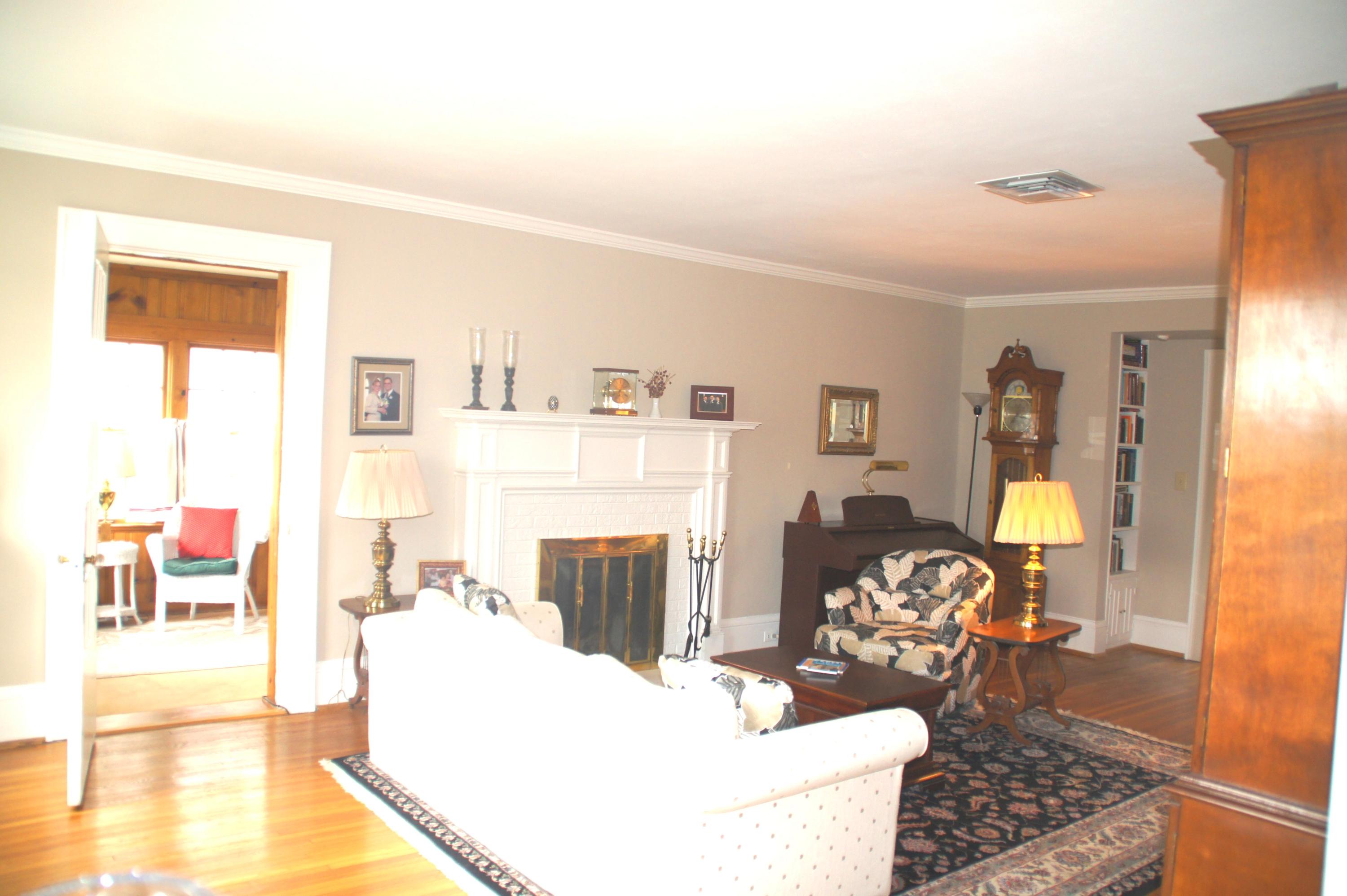 1640 Persinger Road Southwest Roanoke, VA 24015 - Photo 39 of 63 Living Room