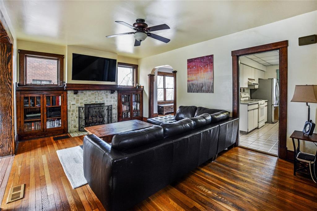 226 Ridgewood Avenue Pittsburgh, PA 15229 - Photo 5 of 25 Gallery Image 5