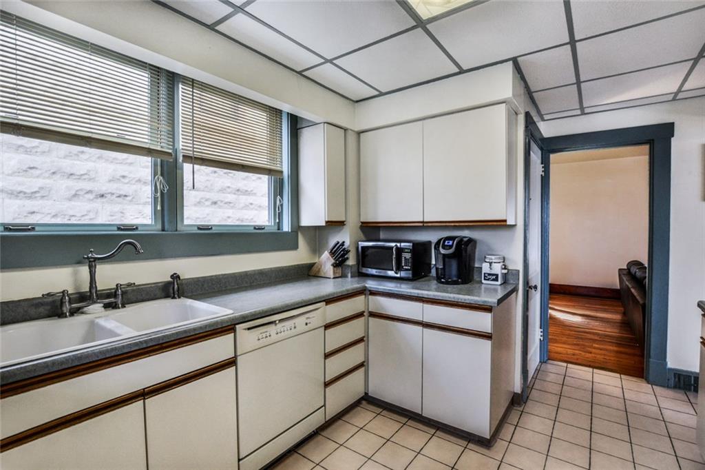 226 Ridgewood Avenue Pittsburgh, PA 15229 - Photo 8 of 25 Gallery Image 8