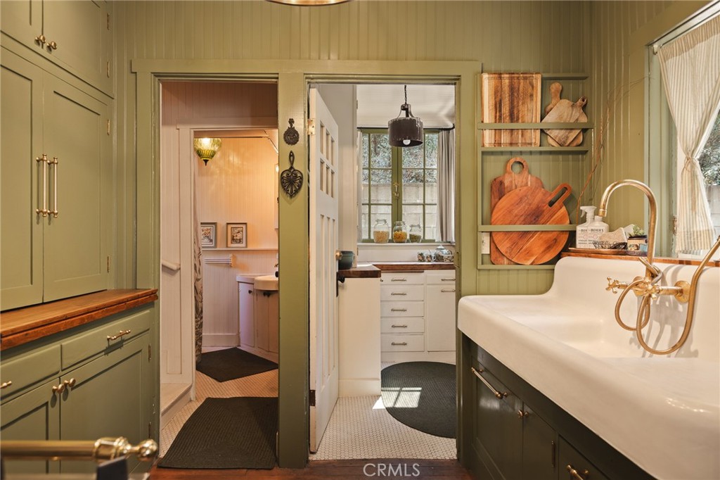 655 Cottage Grove Road Lake Arrowhead, CA 92352 - Photo 5 of 67 Gallery Image 5