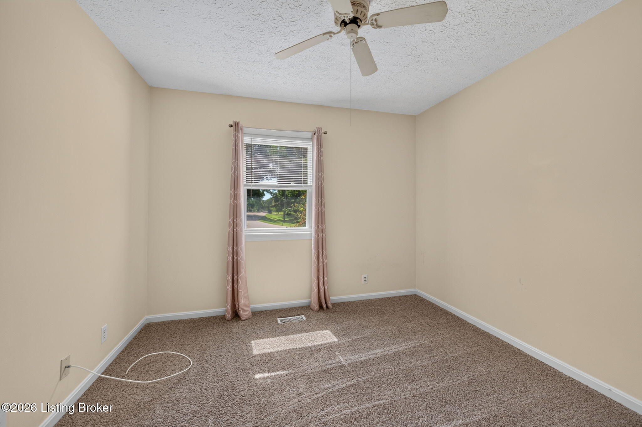 6705 Robin Road Crestwood, KY 40014 - Photo 12 of 23 24-web-or-mls-6705-robin-rd