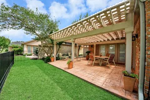 $599,000 | 31 Bendwood Drive, Sugar Land, TX 77478