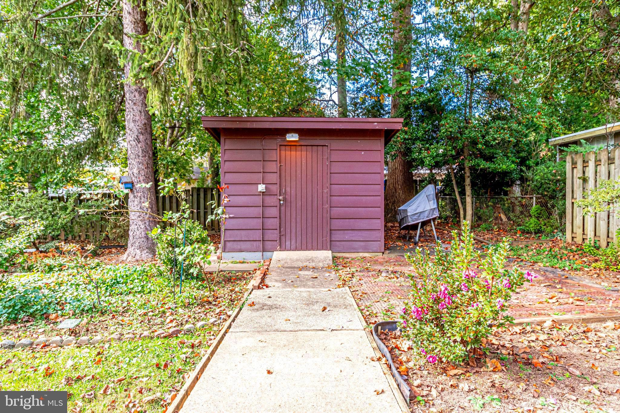 5213 Light Street Springfield, VA 22151 - Photo 31 of 31 Well-built shed with electrical connected