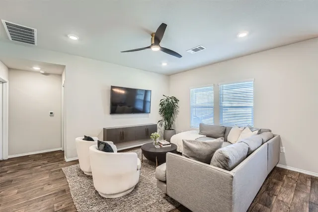 $1,650 | 6404 Diamondleaf Bend, Austin, TX 78724