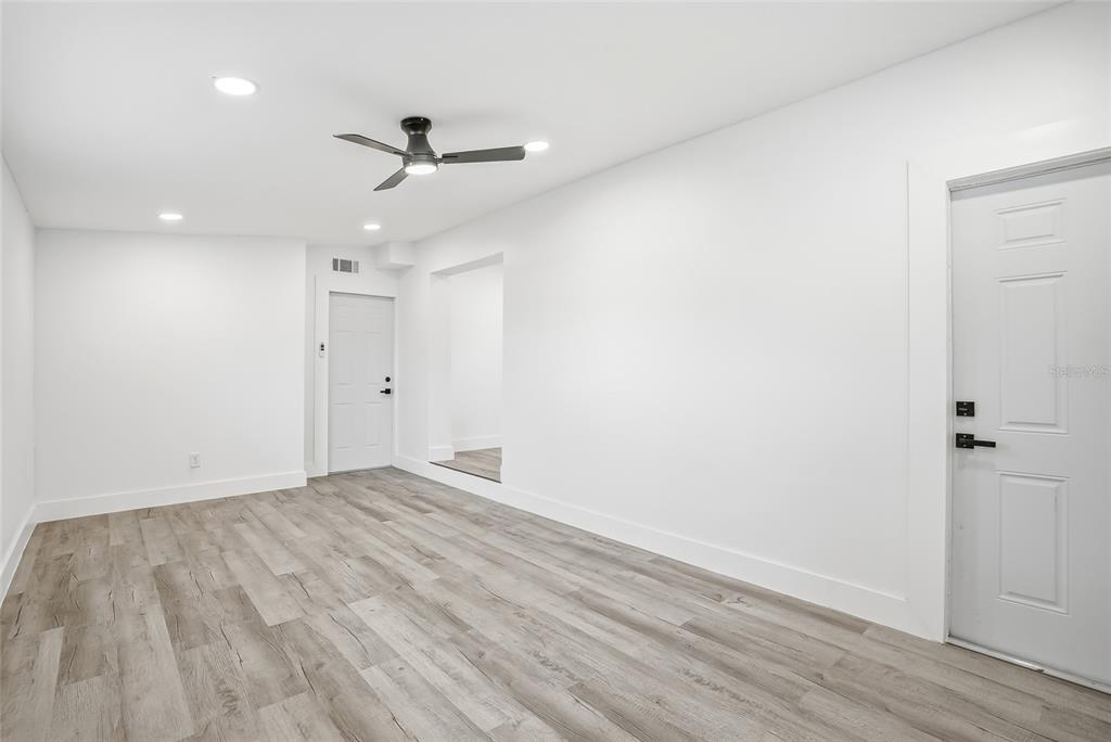 529 Firefly Lane Apollo Beach, FL 33572 - Photo 13 of 34