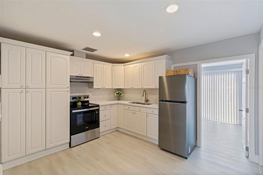 7442 Compton Lane New Port Richey, FL 34655 - Photo 10 of 28 Gallery Image 10