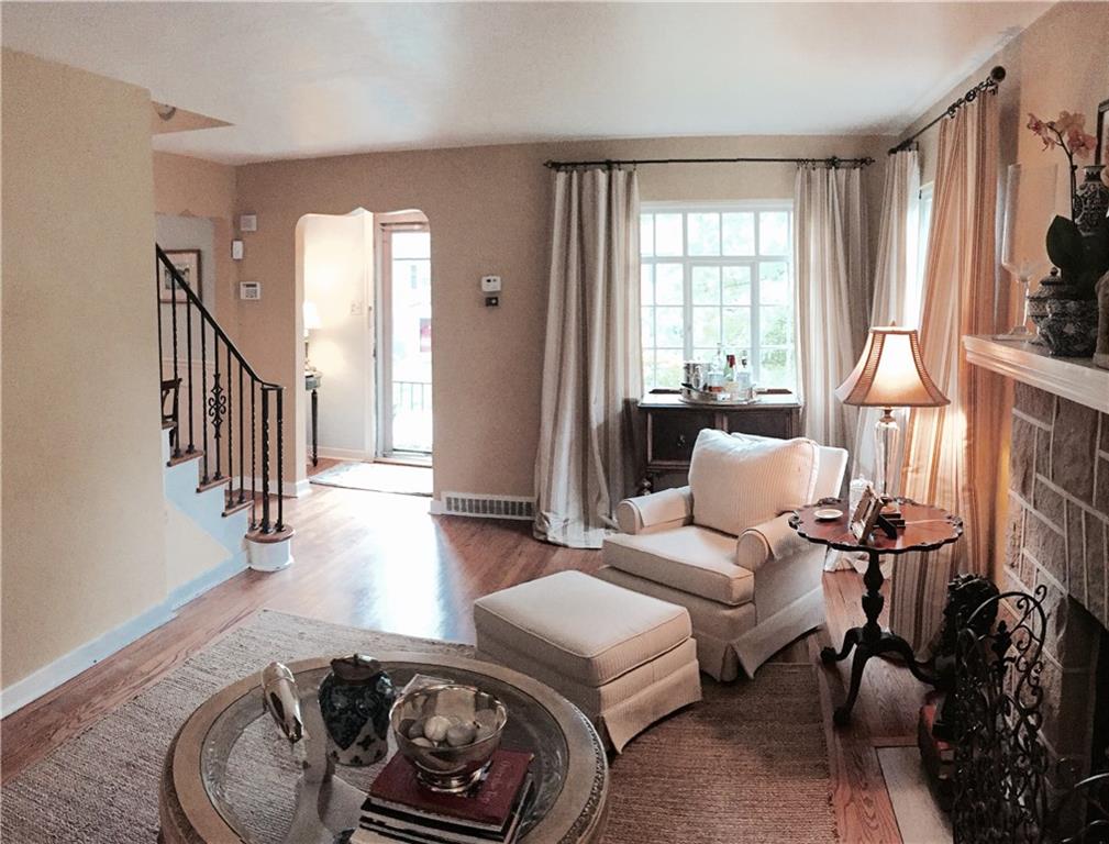 2363 Collins Road Blackridge, PA 15235 - Photo 4 of 25 Living Room