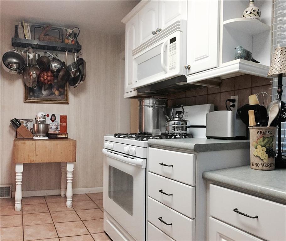 2363 Collins Road Blackridge, PA 15235 - Photo 6 of 25 Kitchen