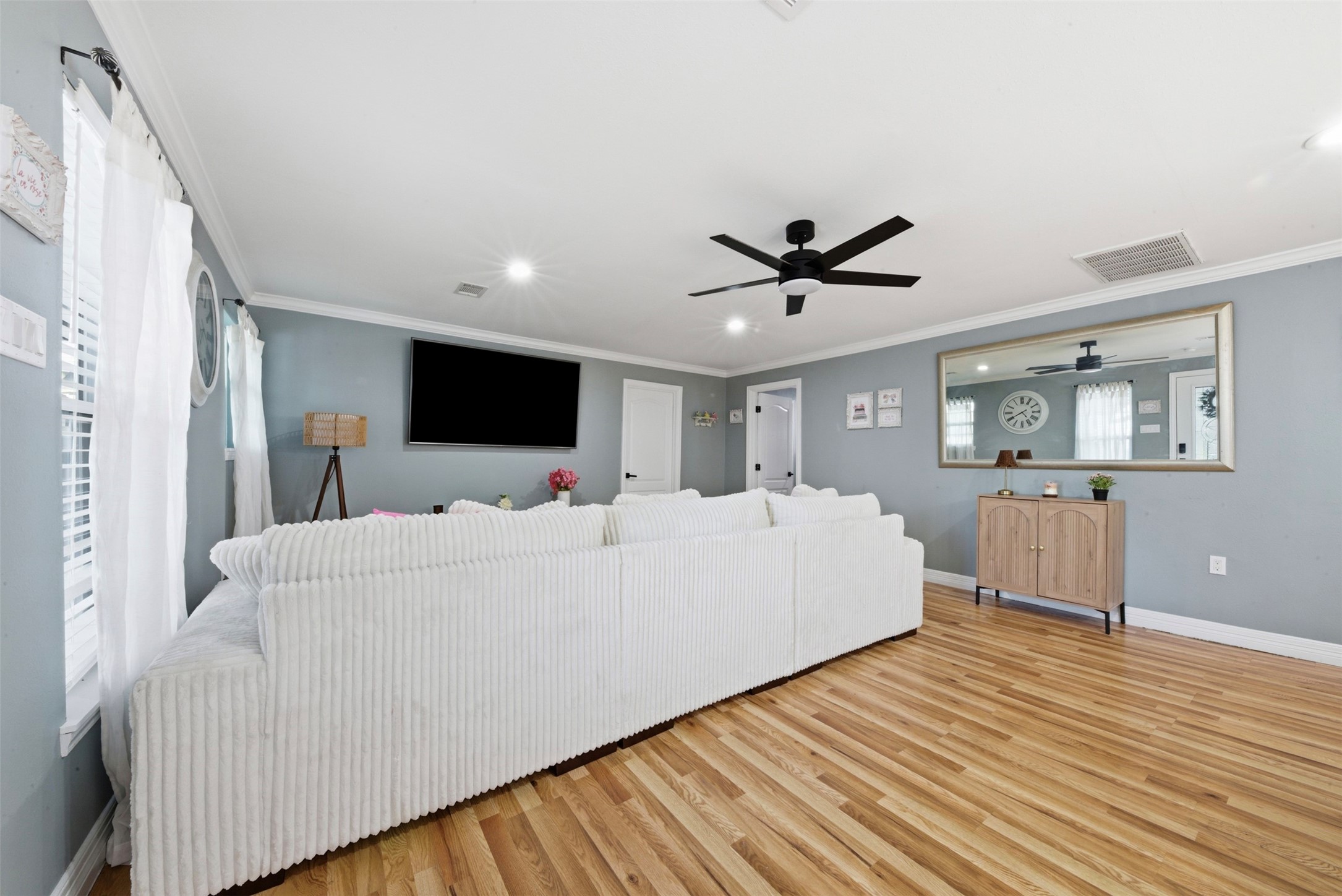 321 Reid Street Houston, TX 77022 - Photo 11 of 45