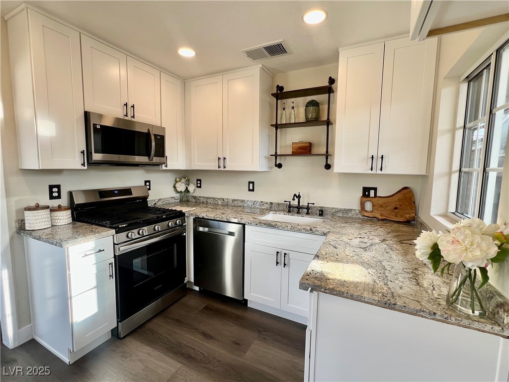 124 Fir Street Henderson, NV 89015 - Photo 7 of 19