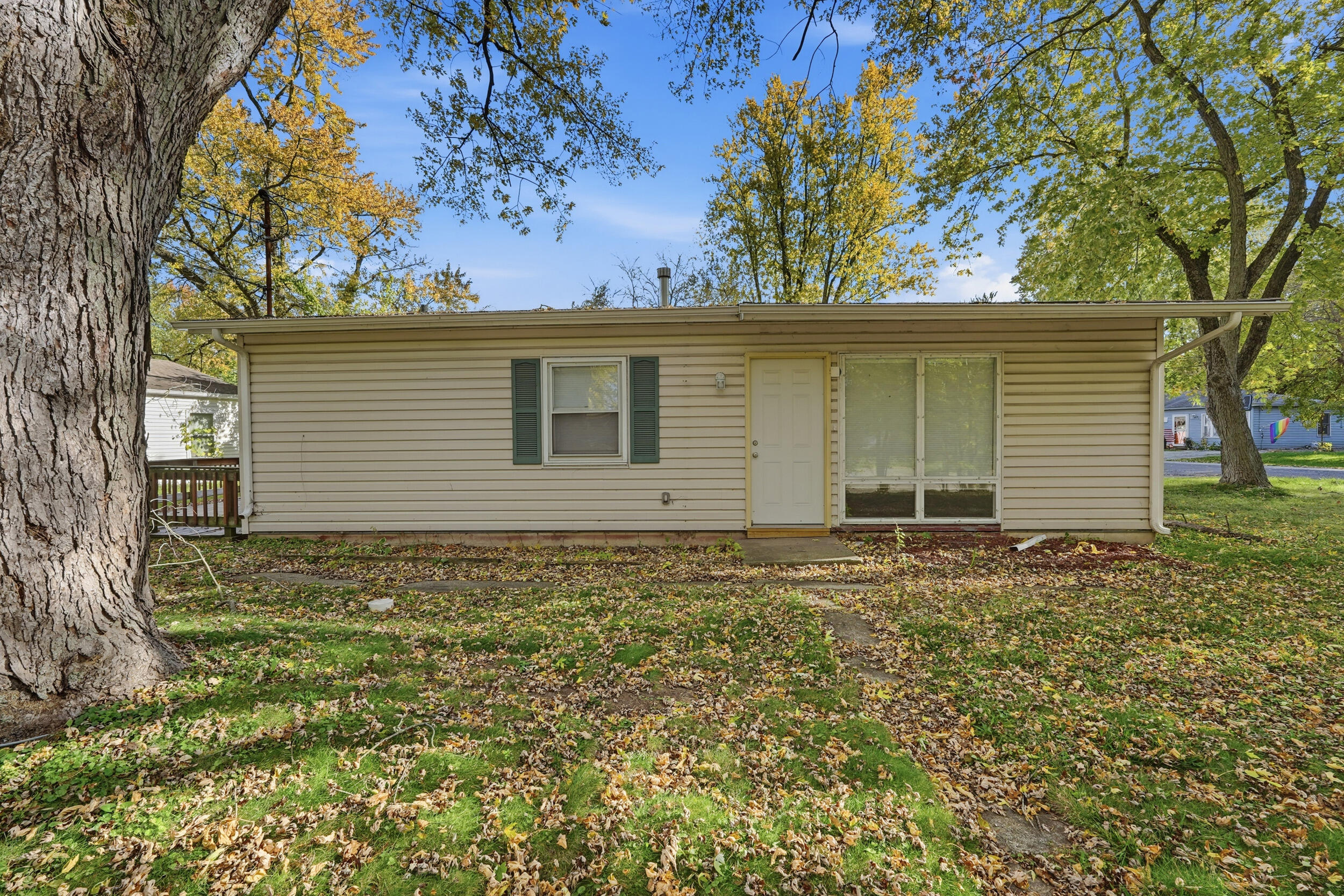 319 Michigami Trail Chesterton, IN 46304 - Photo 17 of 19 front view of a house with a yard