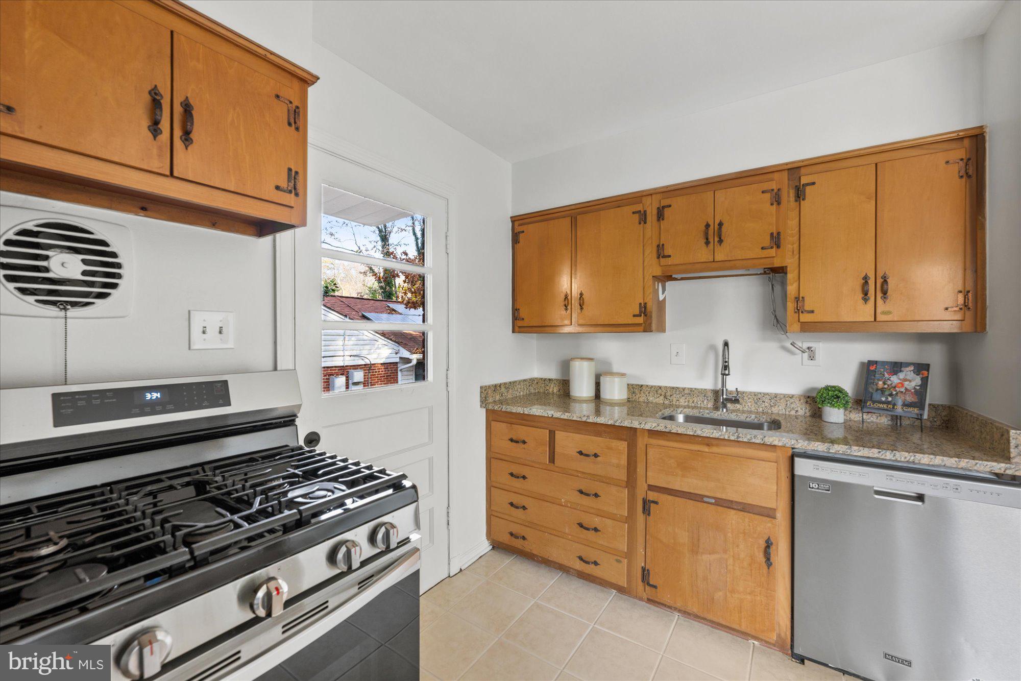 1706 Lansdowne Way Silver Spring, MD 20910 - Photo 14 of 42