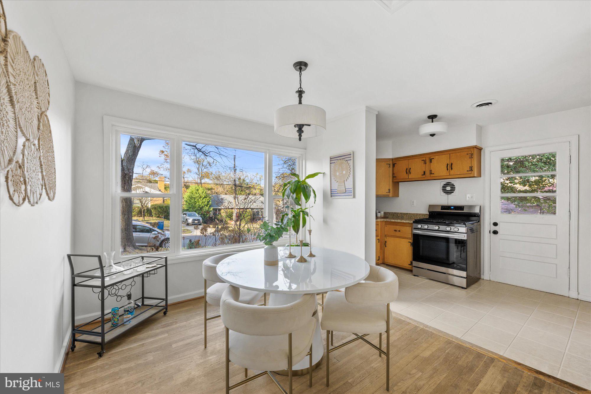 1706 Lansdowne Way Silver Spring, MD 20910 - Photo 9 of 42