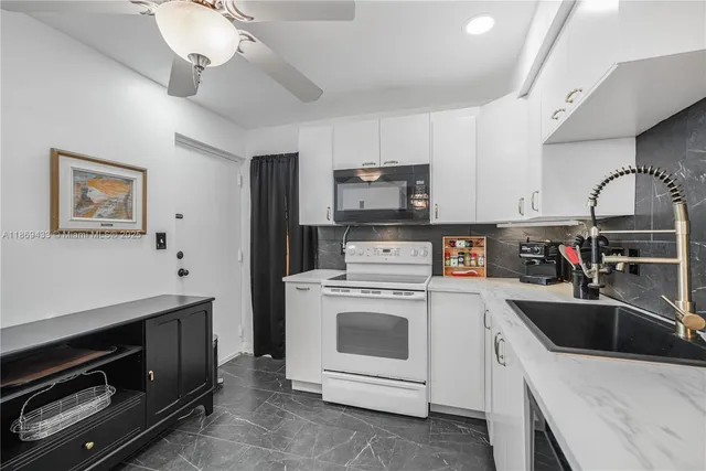 $265,000 | 6100 Northwest 2nd Avenue, Unit 423, Boca Raton, FL 33487