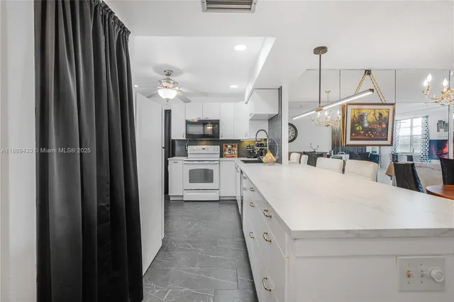 $265,000 | 6100 Northwest 2nd Avenue, Unit 423, Boca Raton, FL 33487