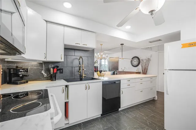 $265,000 | 6100 Northwest 2nd Avenue, Unit 423, Boca Raton, FL 33487