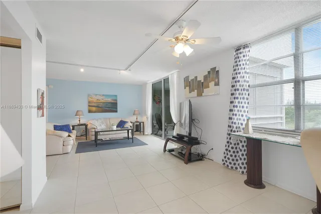 $265,000 | 6100 Northwest 2nd Avenue, Unit 423, Boca Raton, FL 33487