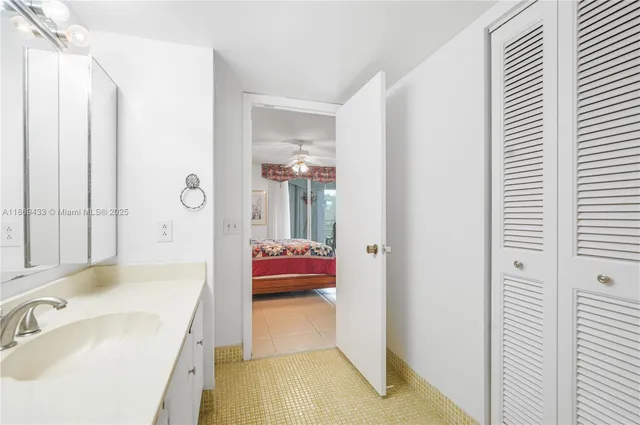 $265,000 | 6100 Northwest 2nd Avenue, Unit 423, Boca Raton, FL 33487