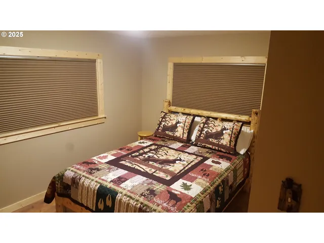 a black and white photo of a couch