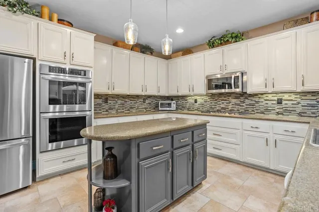 $1,539,000 | 1122 Via Vera Cruz, San Marcos, CA 92078