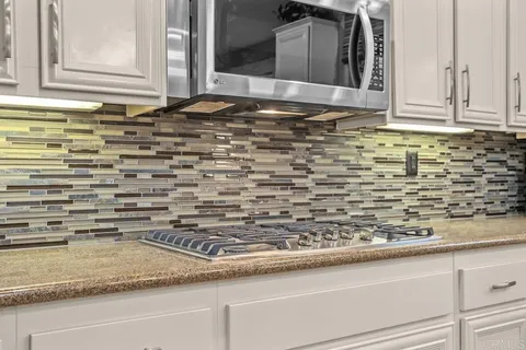 $1,539,000 | 1122 Via Vera Cruz, San Marcos, CA 92078