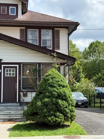 $3,850 | 32 South Brett Street, Beacon, NY 12508