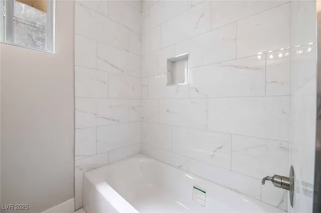 $999 | 239 West Cleveland Avenue, Unit 6, Las Vegas, NV 89102