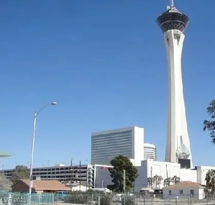 $999 | 239 West Cleveland Avenue, Unit 6, Las Vegas, NV 89102