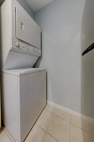 $120,000 | 18800 Egret Bay Boulevard, Unit 201, Webster, TX 77058