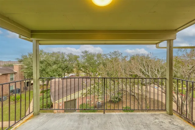 $120,000 | 18800 Egret Bay Boulevard, Unit 201, Webster, TX 77058