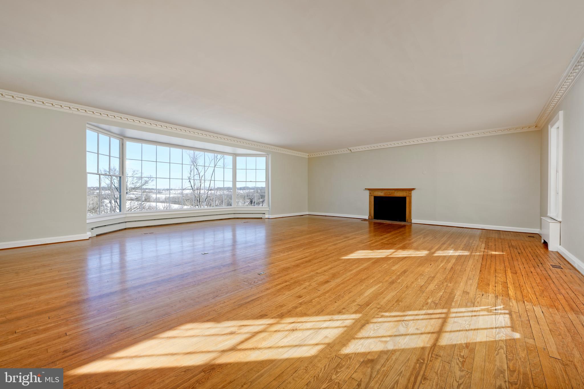 2224 Crenshaw Road Upperville, VA 20184 - Photo 19 of 50 Stunning room has a 24' x 8' bay window