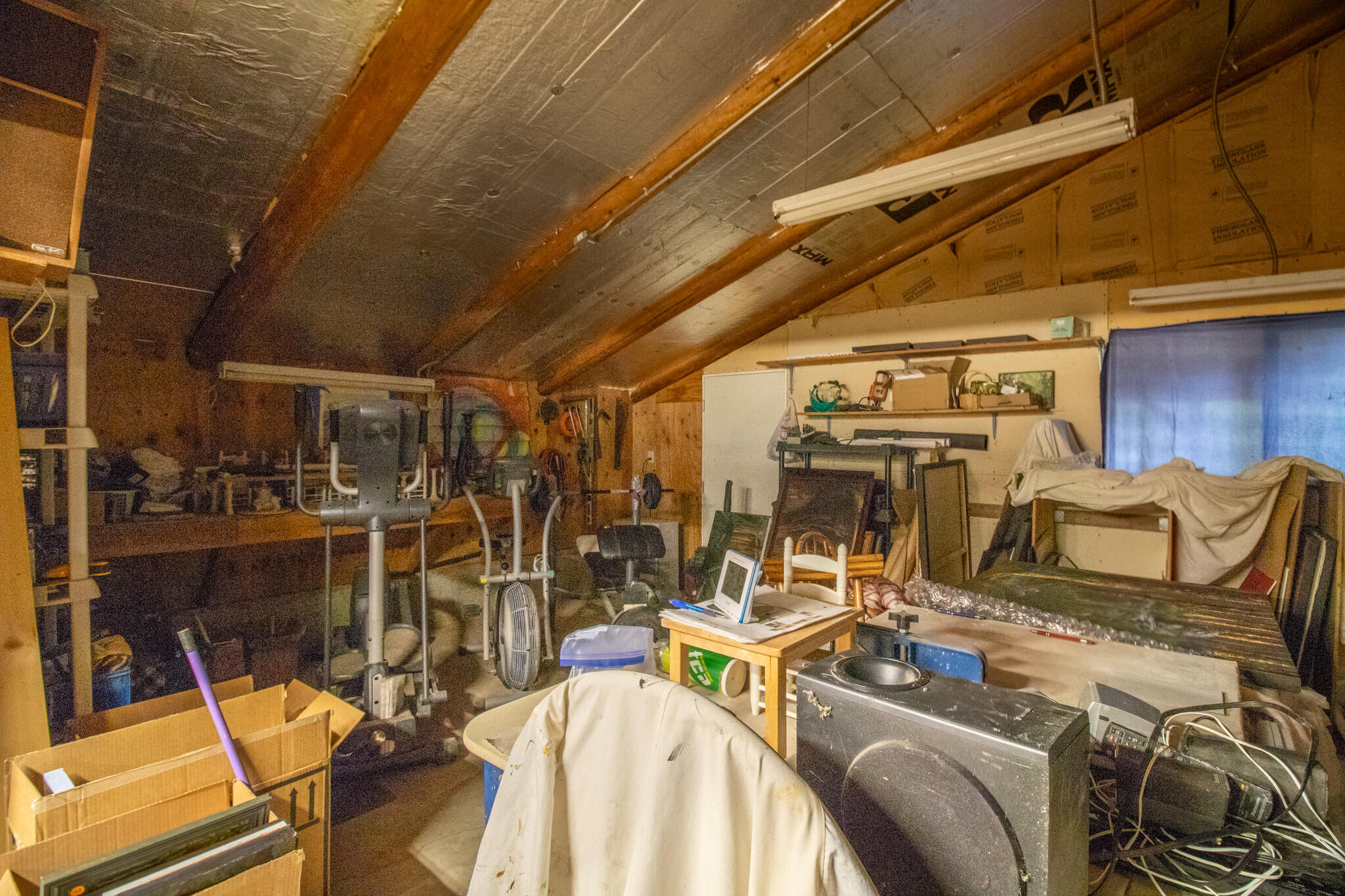1449 Queen Of Bronze Road Cave Junction, OR 97523 - Photo 56 of 87 Garage