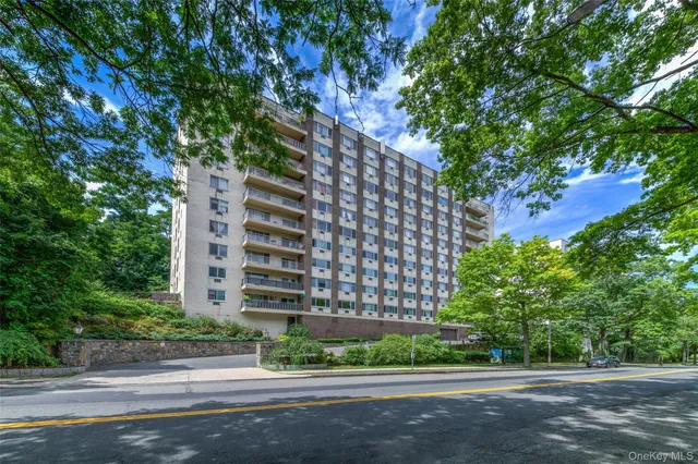 $2,150 | 125 Lake Street, Unit 3C SOUTH, White Plains, NY 10604