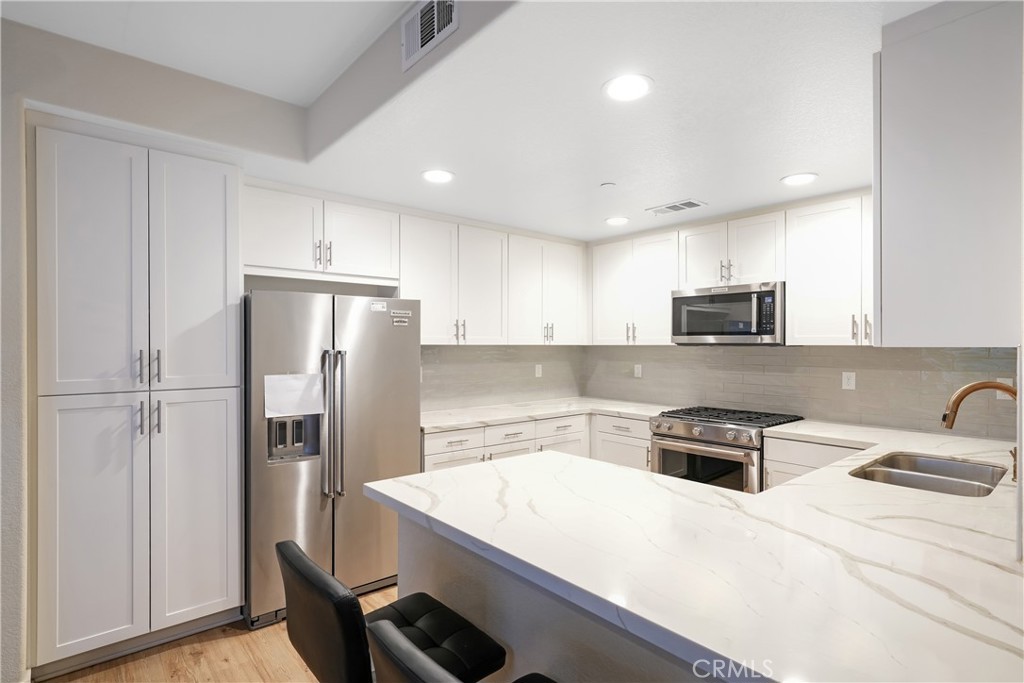 2728 West Ball Road Anaheim, CA 92804 - Photo 11 of 30