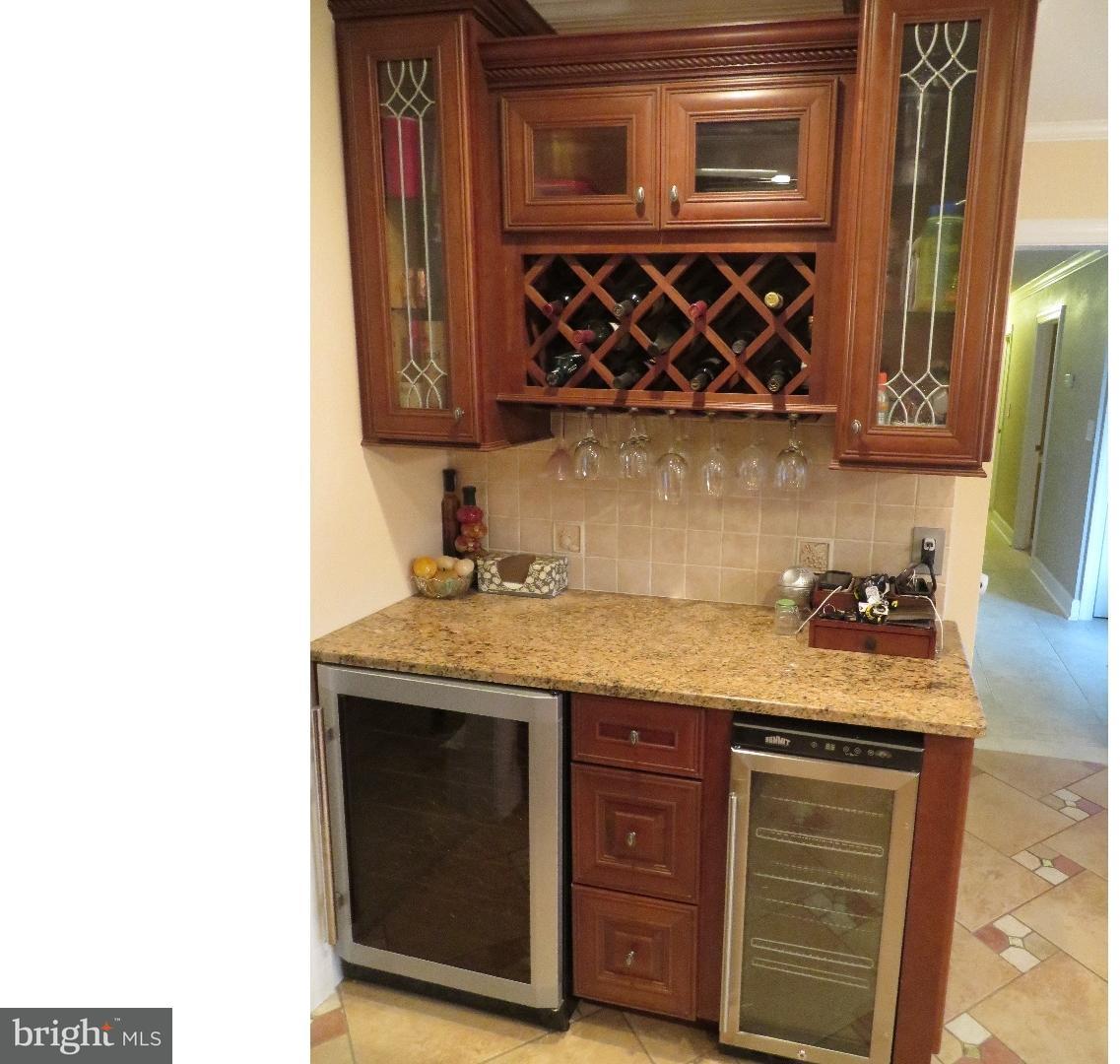 15 Flamehill Road Levittown, PA 19056 - Photo 6 of 25 Kitchen